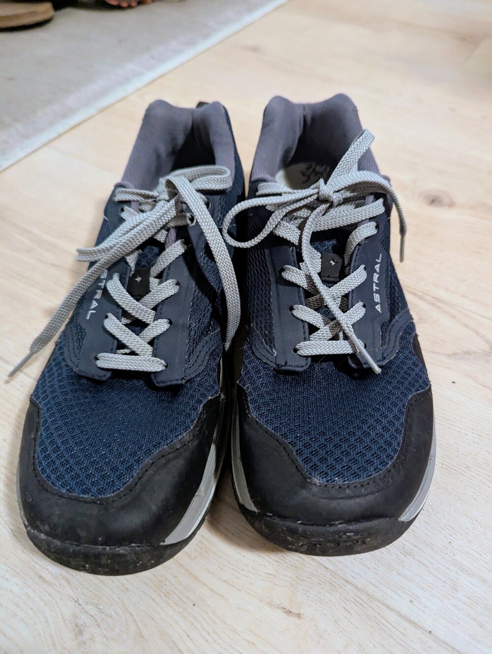 Astral Women’s TR1 Mesh Navy and Gray Hike And Water Shoes, Size 8.5